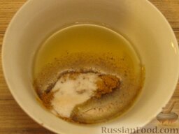 Шашлычки из семги (на сковороде): Как сделать шашлык из семги:    Смешать порошок карри, соль и оливковое масло.