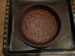 Постный шоколадный "бисквит": Перелить тесто в разъемную металлическую или в силиконовую форму. Готовый шоколадный 