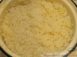 Сливочный суп с шампиньонами и рисом: Отварить рис. Для этого 0,25 стакана риса промыть и залить водой (0,75 стакана). Варить при слабом кипении 20 минут.