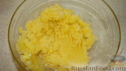 Песочное печенье из вареных желтков: Как приготовить песочное печенье с вареными желтками:    Смешать горячие желтки с сахаром.