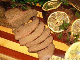 Запеченная свиная печень по-словенски: Подать запеченную печень можно с картофелем, салатами.  Приятного аппетита!
