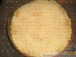 Картофельный "Гато" (запеканка): Посыпаем тонким слоем панировочных сухарей.