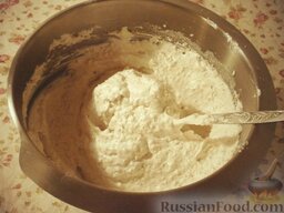 Торт "Эстерхази" (Esterh&#225;zy): Добавляем орехи в наши белки и аккуратно перемешиваем тесто (тесто немного осядет, это нормально).