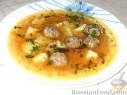 Томатный суп с фрикадельками: В тарелке томатный суп с фрикадельками можно посыпать свежемолотым перцем.  Приятного аппетита!