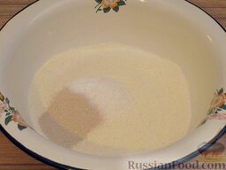 Дрожжевая лепешка из манной крупы: Как приготовить лепешки дрожжевые из манной крупы:    Смешать манку, дрожжи и соль.