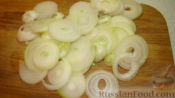 Маринованная капуста: Приготовление маринованной капусты:    Лук нарезать кольцами.