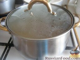 Суп гороховый вегетарианский: Горох залить водой и поставить на огонь. Варить около 40-60 минут на небольшом огне, помешивая периодически.