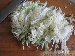 Капустный маринованный салатик: Как приготовить маринованный салатик:    Капусту тонко нашинковать.