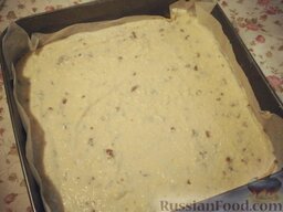 Пляцок (торт) "Секрет монашки" (Sekret mniszki): На выпеченное тесто равномерно распределите творожный крем, и выпекайте при 175°С около 45-60 минут.