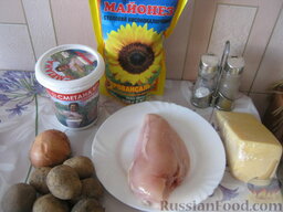 Запеканка из курицы и картошки: Продукты для запеканки из курицы перед вами.