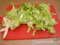 Салат из пекинской капусты с помидорами и кунжутом: Как приготовить салат из пекинской капусты с помидорами:    Капусту тонко порубить.