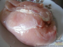 Куриная грудка, жаренная с грибами: Как приготовить куриную грудку с грибами:    Куриное филе вымыть и обсушить.