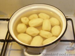 Запеканка картофельно-гороховая: Картофель очистить, вымыть, отварить до готовности (20-25 минут). Добавить 0,25 ч. ложки соли. Размять. Остудить.