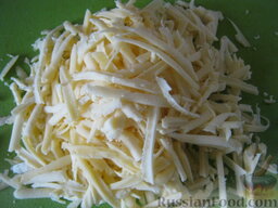 Запеканка из вермишели с курицей и грибами: Твердый сыр натереть на крупной терке.