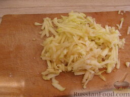 Сырники с яблочным пюре: Как приготовить сырники с яблоками:    Яблоко очистить от кожуры и семян, натереть на крупной терке.