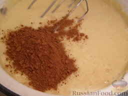 Шоколадный торт "Панчо" на кефире: Добавить какао, снова аккуратно перемешать миксером.    Оставить на 20 минут.