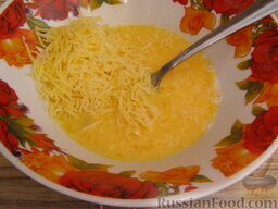 Омлет с укропом и сыром: Добавить к желткам.