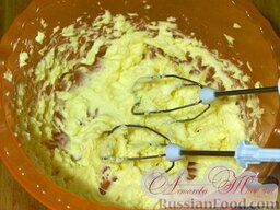 Торт "Птичье молоко" (по классическому рецепту) на брауни: Получившийся масляно-сгущеночный крем отставим в сторону.