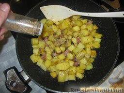 Трюфельный картофель: Отправляем к салу картошку, нарезанную средними кубиками
