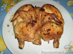 Цыпленок табака: Цыпленка выкладываем на блюдо.