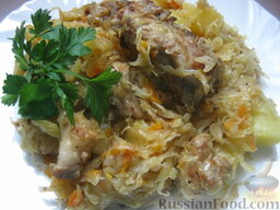 Тушеная капуста с мясом и картофелем: Тушеная капуста с мясом и картофелем готова.  Приятного аппетита!