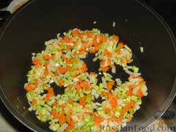 Рисовые "Апельсинки" с соусом Рагу   (Arancini al ragu): Как приготовить рисовые шарики с мясной начинкой:    Для начала приготовим соус болоньезе, он же - Рагу алла Болоньезе (Ragu