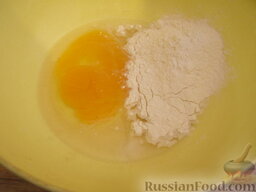 Хворост ажурный: Как приготовить хворост:    Смешать яйцо, сахар, ванильный сахар, соль, соду.     Постепенно добавлять муку.