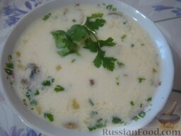 Суп сырный с шампиньонами: Сырный суп с шампиньонами можно подавать.  Приятного аппетита!