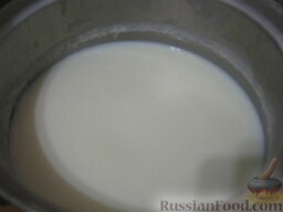 Манная каша на скорую руку: Как приготовить манную кашу на скорую руку:    Молоко вскипятить.