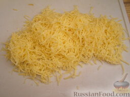Ароматные котлетки из курицы и сыра: Сыр натереть на мелкой терке.