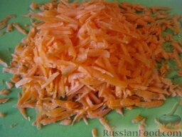 Суп грибной со свининой: Морковь почистить, помыть и натереть на крупной терке.
