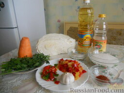 Острая капуста в маринаде: Набор необходимых продуктов для приготовления острой капусты под маринадом.