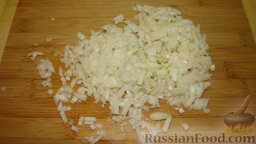 Овощной соус: Как приготовить овощной соус:    Лук порезать мелким кубиком.