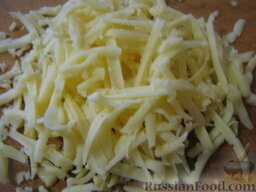 Паста с куриной грудкой и шампиньонами: Твердый сыр натереть на крупной терке.