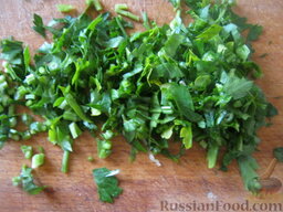Постные котлеты из капусты: Зелень помыть и мелко нарезать.