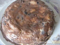 Торт "Панчо" с черносливом, сметаной и грецкими орехами: Затем, накрыв форму блюдом, перевернуть торт куполом вверх, основанием вниз. Аккуратно снять форму и пленку.