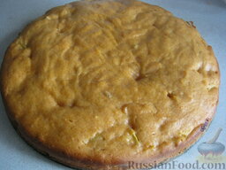 Пирог "Красна девица": Пирог нарезать на порционные кусочки, можно посыпать сахарной пудрой.  Приятного аппетита!