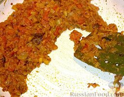 Картофель, тушённый с цветной капустой и горошком  (Aloo Matar Gobi): В результате тушения смеси овощей она должна стать густой и не растекаться.