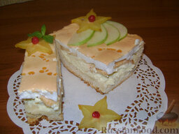 Королевский пирог (с яблоками и творогом): Пирог получается необычайно вкусный - песочное тесто, нежный творог, яблочки под воздушной шапкой.
