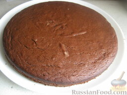 Шоколадный торт (постный): Корж вынуть из духовки. Охладить.