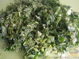 Рулет из лаваша с овощами: Как приготовить рулет из лаваша с овощами:    Зелень помыть и мелко нарезать.