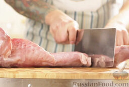 Кролик, запеченный в сливках, с овощами: Как приготовить запеченного кролика в сливках:    Кролика разрезаем на части.