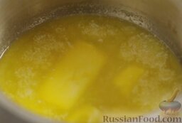 Голландский соус: Приготовление соуса голландского.    Растапливаем сливочное масло.
