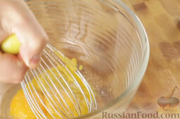 Майонез домашний: Выжать лимонный сок (1 ст. ложку).