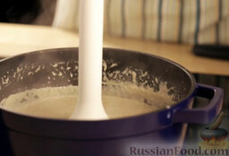 Крем-суп из шампиньонов: Довести до кипения и перебить блендером до однородности.