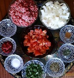 Греческая мусака (слоёная запеканка из баклажанов, фарша и молочного соуса): Фото 1. Ингредиенты для фарша.