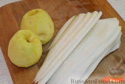 Салат с редиской: Редиску и яблоки очистить от кожуры.
