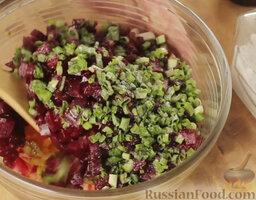 Винегрет: Посолить и поперчить по вкусу.