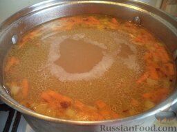 Нежный куриный суп с плавленым  сыром и овощами: Выложить зажарку в суп.