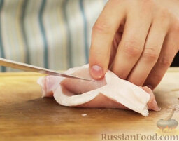 Андалузская отбивная c изюмом и орегано: Как приготовить свиную отбивную с изюмом:    В боковой части отбивной ножом делаем кармашек.